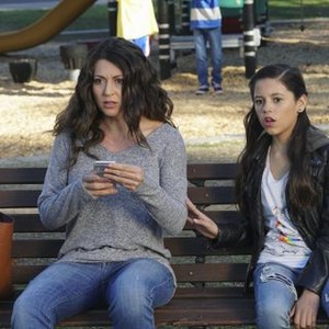 Stuck in the Middle, Cerina Vincent (L), Jenna Ortega (R), 'Stuck in the Sweet Seat', Season 1, Ep. #2, 03/11/2016, ©DISNEYCHANNEL
