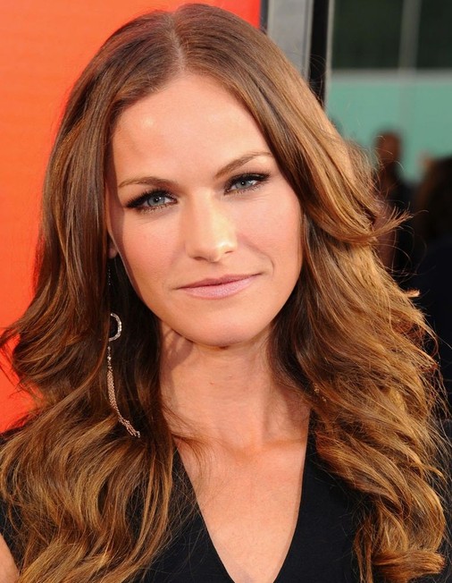 Kelly Overton