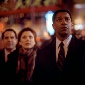 THE SIEGE, Tony Shalhoub, Annette Bening, Denzel Washington, 1998, TM and Copyright (c)20th Century Fox Film Corp. All rights reserved.