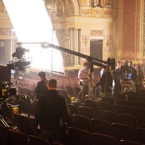 TRUMBO, director Jay Roach (yellow hat), on set, 2015. ph: Hilary Bronwyn Gayle/©Bleecker Street Media