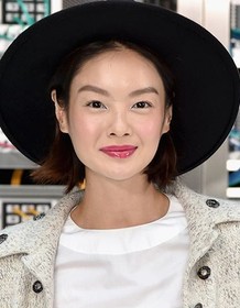 Osiyolik qizlarning erotik fotosuratlari