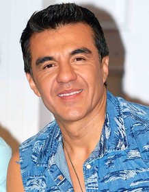 Adrián Uribe