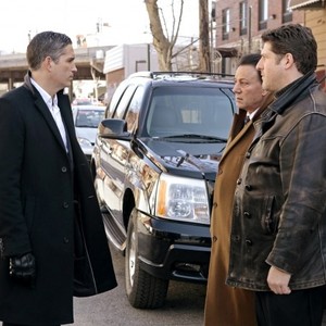Person of Interest, Jim Caviezel (L), Tony Darrow (R), 'Flesh And Blood', Season 1, Ep. #19, 04/05/2012, ©CBS