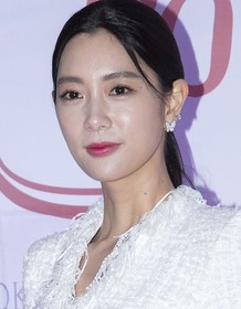 Clara Lee