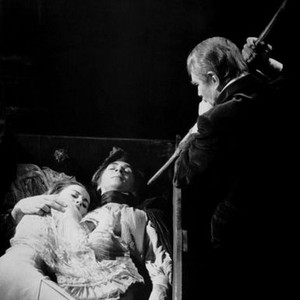 DRACULA, from left, Kate Nelligan, Frank Langella, Laurence Olivier, 1979, ©Universal