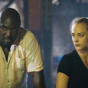 Zoo, Nonso Anozie (L), Nora Arnezeder (R), 06/30/2015, ©CBS