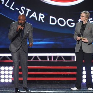 Fox's Cause For Paws: An All-Star Dog Spectacular, Wayne Brady (L), Jane Lynch (R), 11/27/2014, ©FOX