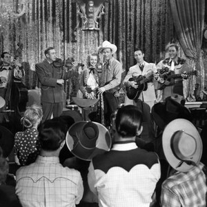 RAINBOW OVER TEXAS, Dale Evans, Roy Rogers (center), Sons of the Pioneers, 1946
