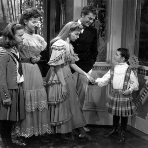 MEET ME IN ST. LOUIS, Joan Carroll, Lucille Bremer, Judy Garland, Henry H. Daniels Jr., Margaret O'Brien, 1944