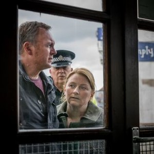 Prey, Philip Glenister (L), Rosie Cavaliero (R), 'Episode 106', Season 1, Ep. #6, 03/31/2016, ©BBC