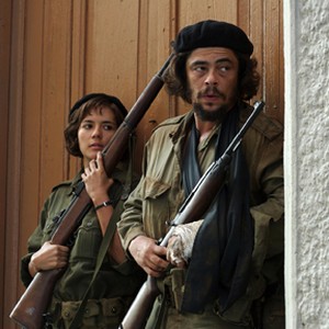 Catalina Sandino Moreno as Aleida Guevara and Benicio Del Toro as Che.