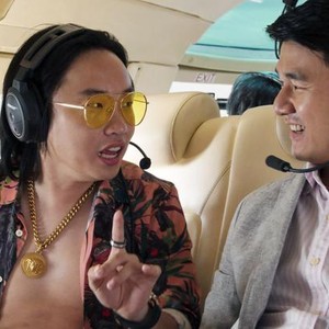 CRAZY RICH ASIANS, FROM LEFT: JIMMY O. YANG, RONNY CHIENG, 2018./© WARNER BROS. PICTURES