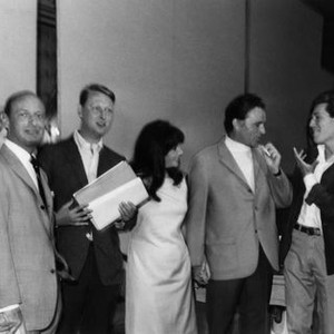 WHO'S AFRAID OF VIRGINIA WOOLF?, director Mike Nichols (holding script), Elizabeth Taylor, Richard Burton, George Segal, 1966