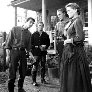 FRIENDLY PERSUASION, from left: Anthony Perkins, Peter Mark Richman, Gary Cooper, Dorothy McGuire, 1956