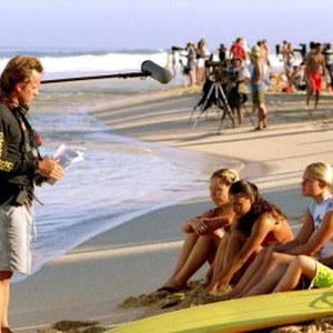 BLUE CRUSH, Director John Stockwell, Sanoe Lake, Michelle Rodriguez, Kate Bosworth, Mika Boorem on the set, 2002 (c) Universal,