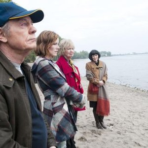 DOWN THE ROAD AGAIN, from left: Doug McGrath, Kathleen Robertson, Jayne Eastwood, Cayle Chernin, 2011. ©Union Pictures