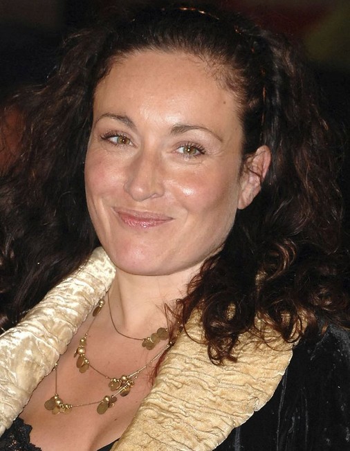 Lucy Cohu