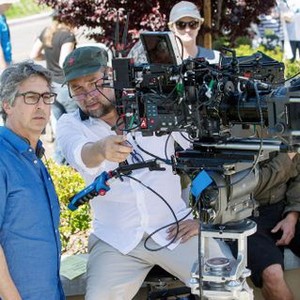 DOWNSIZING, FROM LEFT: DIRECTOR ALEXANDER PAYNE, DIRECTOR OF PHOTOGRAPHY PHEDON PAPAMICHAEL, ON SET, 2017. PH: MERIE W. WALLACE/© PARAMOUNT PICTURES