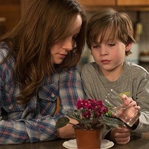 (L-R) Brie Larson as Ma and Jacob Tremblay as Jack in "Room."