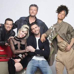 Carson Daly, Miley Cyrus, Blake Shelton, Adam Levine, and Alicia Keys (from left)