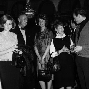 FROM RUSSIA WITH LOVE, foreground from left, promoting the film: Daniela Bianchi, author Ian Fleming, Lois Maxwell, Lotte Lenya, Sean Connery, 1963 fromrussiawithlove1963-fsct004(fromrussiawithlove1963-fsct004)