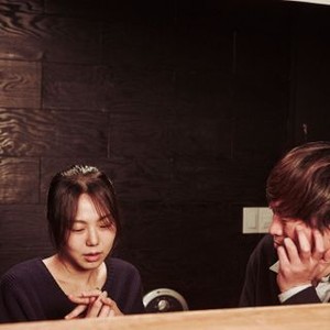 RIGHT NOW, WRONG THEN, (AKA JI-GEUM-EUN-MAT-GO-GEU-DDAE-NEUN-TEUL-LI-DA), FROM LEFT: Kim Min-hee, JEONG JAE-YEONG, 2015. © GRASSHOPPER FILM