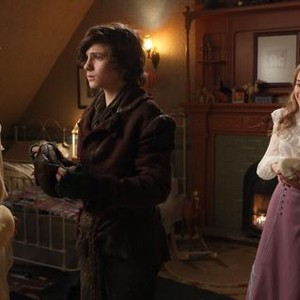 Once Upon a Time, Karin Inghammar (L), Dylan Schmid (C), Freya Tingley (R), 'Second Star to the Right', Season 2, Ep. #21, 05/05/2013, ©ABC