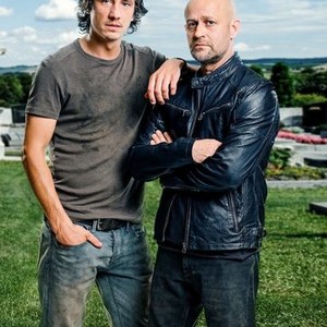 Broll: Buried Alive - Rotten Tomatoes