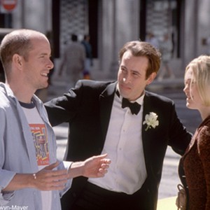 Director CHRIS KOCH talks to stars JASON LEE and JULIA STILES on set of MGM Pictures' comedy A GUY THING. photo 6