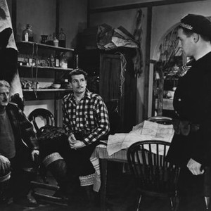 THE FORTY-NINTH PARALLEL, (aka THE INVADERS), seated from left: Finlay Currie, Laurence Olivier, 1941