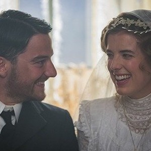 (L-R) Kevin Guthrie as Ewan Tavendale and Agyness Deyn as Chris Guthrie in "Sunset Song." photo 20