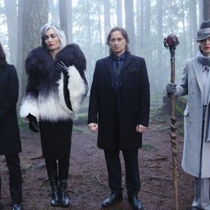 Once Upon a Time, from left: Lana Parrilla, Victoria Smurfit, Robert Carlyle, Kristin Bauer, 'Best Laid Plans', Season 4, Ep. #18, 03/29/2015, ©KSITE