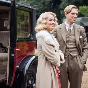 GOODBYE CHRISTOPHER ROBIN, FROM LEFT: MARGOT ROBBIE, DOMHNALL GLEESON, 2017. PH: DAVID APPLEBY/TM & COPYRIGHT © FOX SEARCHLIGHT PICTURES. ALL RIGHTS RESERVED.