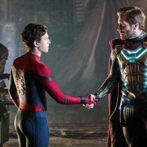 SPIDER-MAN: FAR FROM HOME, FROM LEFT: NUMAN ACAR, TOM HOLLAND AS SPIDER-MAN/PETER PARKER, JAKE GYLLENHAAL, 2019. PH: JAY MAIDMENT/© COLUMBIA PICTURES/© MARVEL
