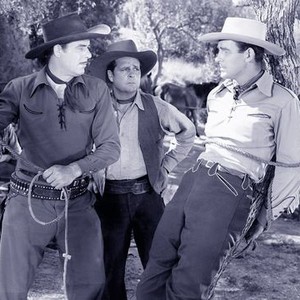Renegades of the Rio Grande (1945) photo 1