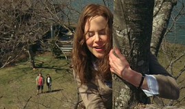 Margot at the Wedding: Official Clip - Margot Climbs the Tree