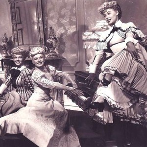 Three Little Girls in Blue (1946) photo 5
