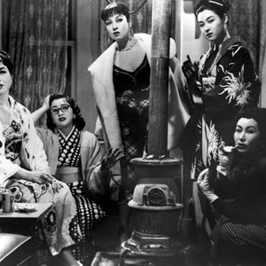 STREET OF SHAME, (aka AKASEN CHITAI), from left: Aiko Mimasu, Michiyo Kogure, Machiko Kyo, Ayako Wakao, Hiroko Machida, 1956