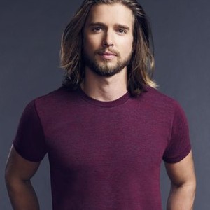 Drew Van Acker as Tommy Campbell