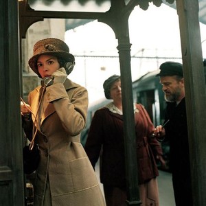 A VERY LONG ENGAGEMENT, (aka UN LONG DIMANCHE DE FIANCAILLES), Audrey Tautou, Chantal Neuwirth, Dominique Pinon, 2004, (c) Warner Independent Pictures
