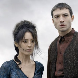 FANTASTIC BEASTS: THE CRIMES OF GRINDELWALD, FROM LEFT: CLAUDIA KIM, EZRA MILLER, 2018. © 2018 WARNER BROS. ENT. ALL RIGHTS RESERVED.
WIZARDING WORLDTM PUBLISHING RIGHTS © J.K. ROWLING WIZARDING WORLD AND ALL RELATED CHARACTERS AND ELEMENTS ARE TRADEMARKS OF AND © WARNER BROS. ENTERTAINMENT INC.