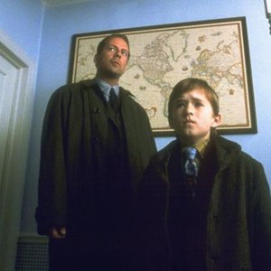 THE SIXTH SENSE, Bruce Willis, Haley Joel Osment, 1999. (c) Buena Vista Pictures.