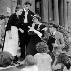 THREE-CORNERED MOON, Clara Blandick, Edward Gargan, Claudette Colbert, Hardie Albright, 1933