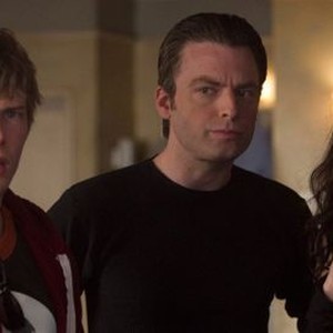 Weeds, Hunter Parrish (L), Justin Kirk (C), Mary-Louise Parker (R), 'A Shoe for a Shoe', Season 6, Ep. #6, 09/27/2010, ©SHO