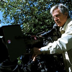 LE COUPERET, director Costa-Gavras on set, 2005