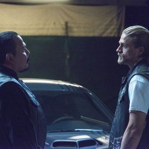 Sons of Anarchy, Emilio Rivera (L), Charlie Hunnam (R), 'Suits of Woe', Season 7, Ep. #11, 11/18/2014, ©FX