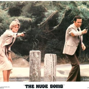 THE NUDE BOMB, Andrea Howard, Don Adams (r.), 1980, ©Universal