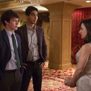 The Newsroom, John Gallagher Jr. (L), Dev Patel (C), Constance Zimmer (R), 'One Step Too Many', Season 2, Ep. #6, 08/18/2013, ©HBO