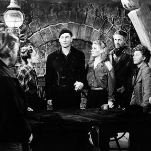EDGE OF DARKNESS, Nancy Coleman, Errol Flynn, Ann Sheridan, Morris Carnovsky, Judith Anderson, Walter Huston, Ruth Gordon, 1943