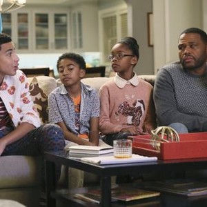 Black-ish, from left: Marcus Scribner, Miles Brown, Marsai Martin, Anthony Anderson, 'Any Given Saturday', Season 2, Ep. #17, 03/16/2016, ©ABC